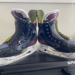 Used Bauer Regular Width Size 1 Vapor X2.9 Hockey Skates