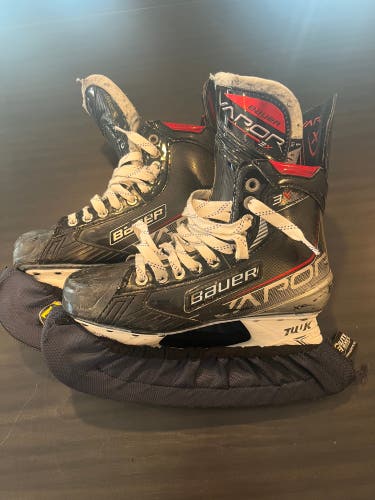 2022 Bauer Vapor 3X Ice Hockey Skates (Blades Included)