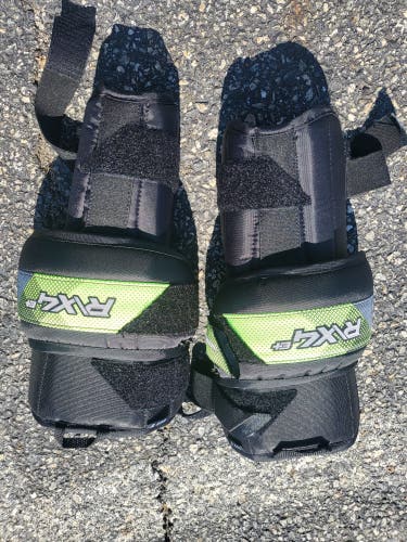Used Warrior RX4 3+ knee pads intermediate.  Used for 1 week