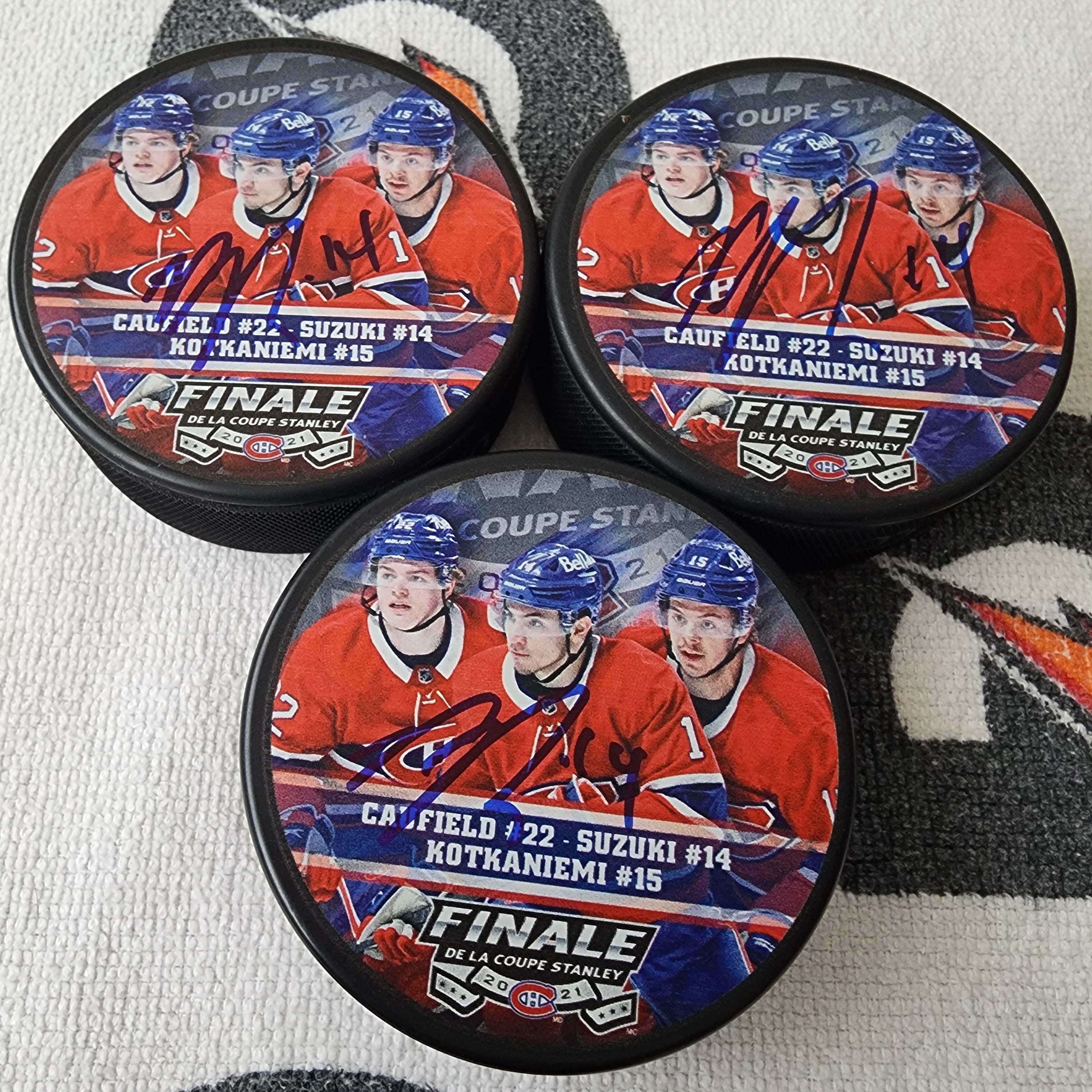 Brian Gionta Autographed New Jersey Devils Hockey Puck DA - Got Memorabilia