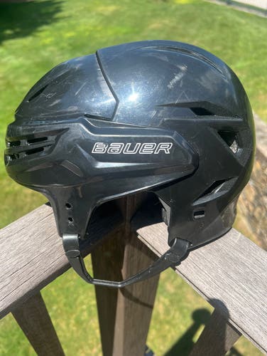 Used Medium Bauer Re-Akt 95 Helmet