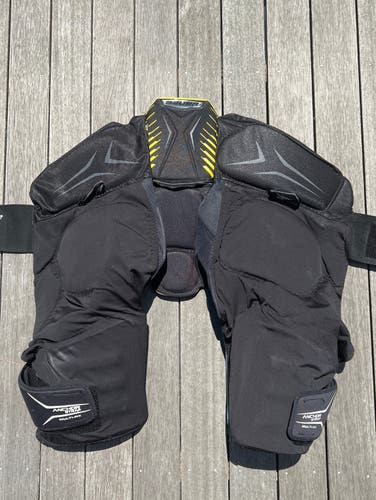 Senior Medium Bauer Supreme S190 Hockey Pants