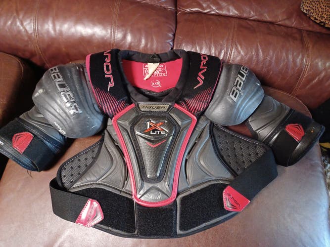 Senior Used Medium Bauer Vapor 1X Lite Shoulder Pads