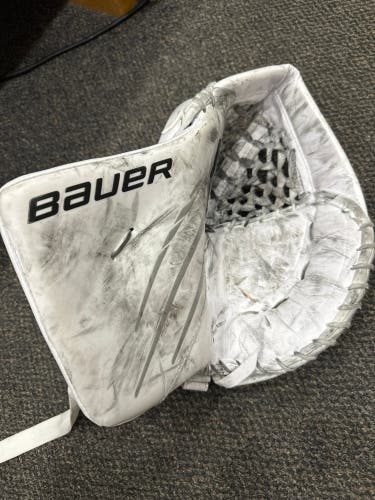 Bauer Goalie glove