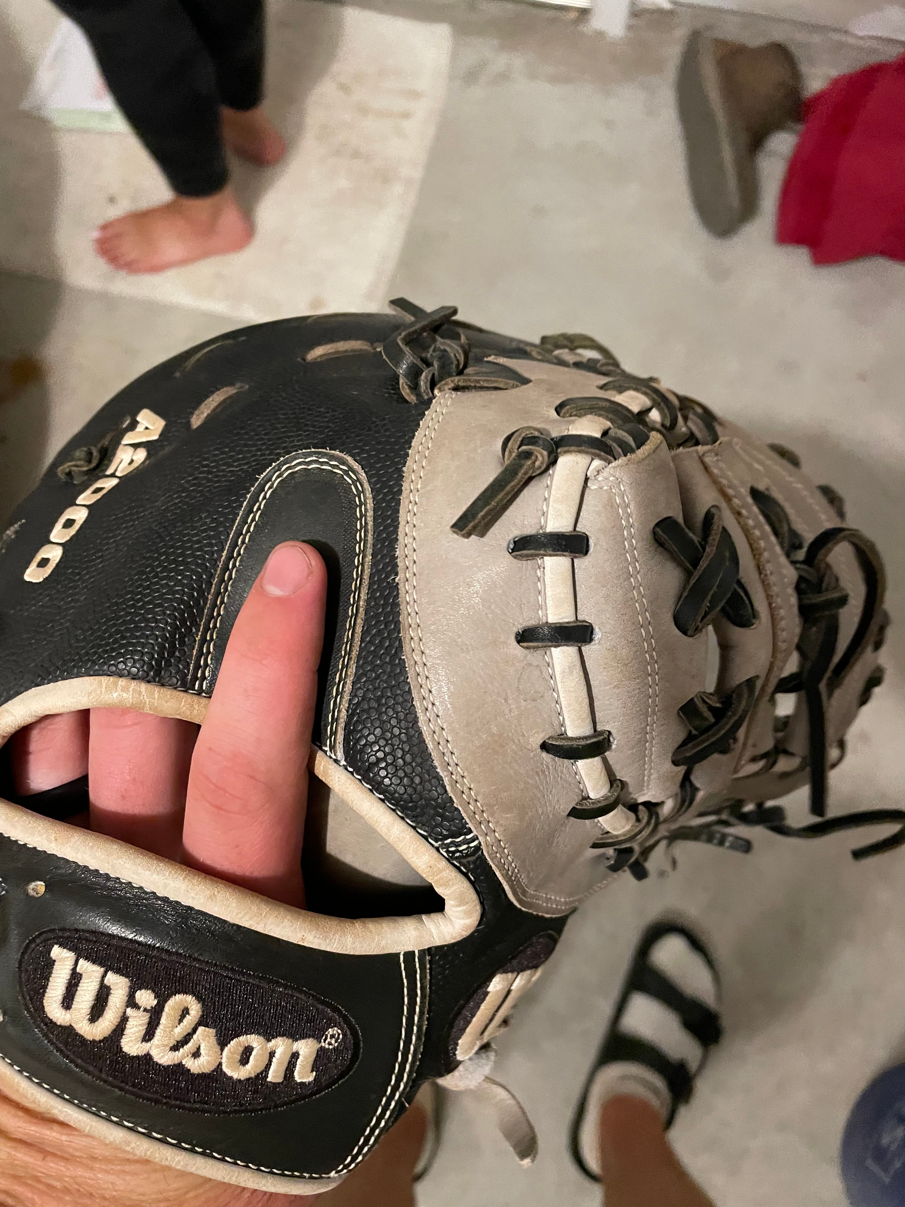 Wilson A2000 SuperSkin 1679 12.5 First Base Mitt - Black & Blonde Right  Hand Throw - Temple's Sporting Goods