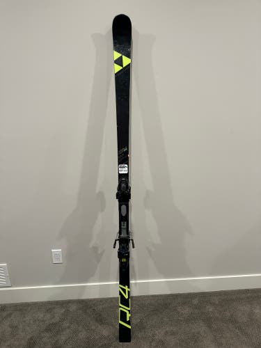 Fischer RC4 World Cup GS Skis 193cm w/ Z18 Bindings