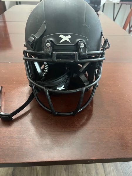 Used 2016 Xenith X2E YOUTH MD w/ Mask Football Helmet