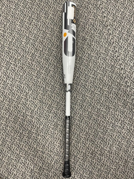Demarini CF 33” 28 once -5 USSSA Bat