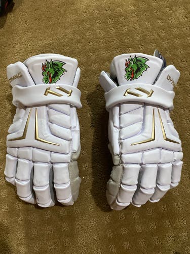 Used Player's True 13" Dynamic Lacrosse Gloves