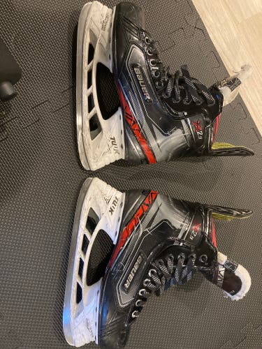 Used Bauer Regular Width Size 7 Vapor X2.9 Hockey Skates