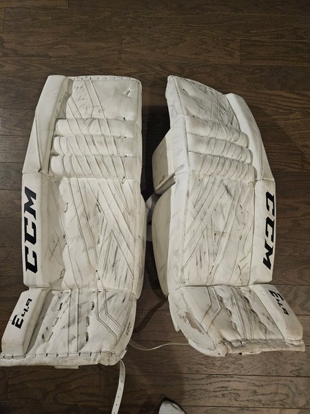 Used 30" Intermediate CCM Extreme Flex E4.9 Goalie Leg Pads