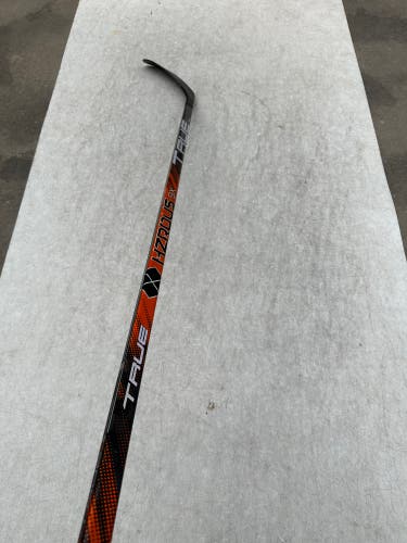 Senior Right Handed P28  HZRDUS 9X Hockey Stick