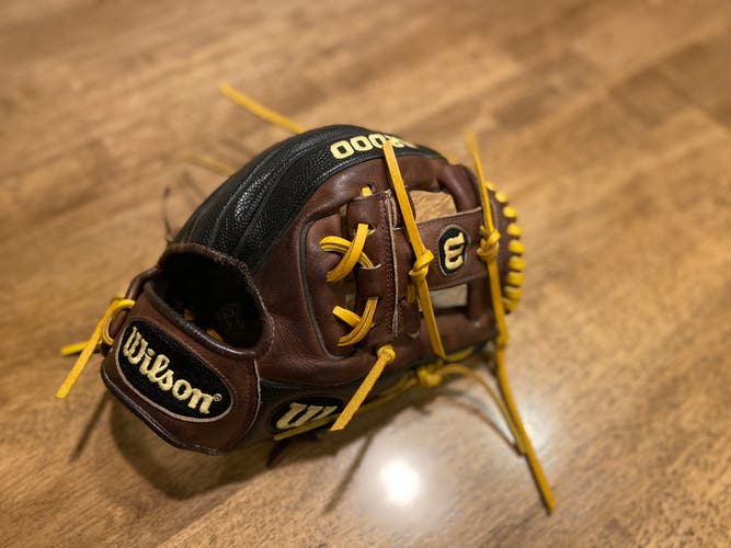 Restored Wilson Right Hand Throw Infield A2000 Baseball Glove 11.5”