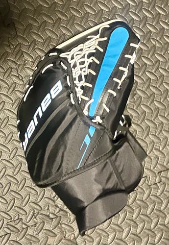New w/o Tags Bauer Regular Street Goalie Catch Glove Senior