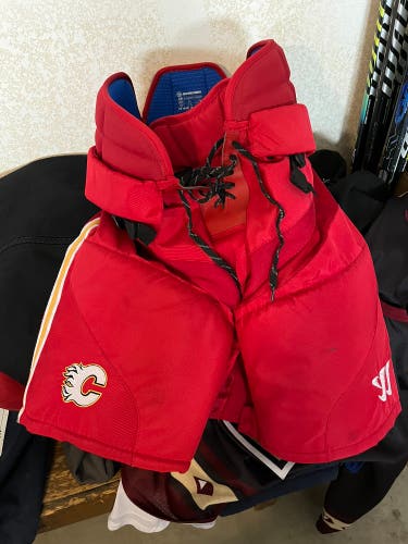 Pro stock Calgary Flames warrior hockey pants