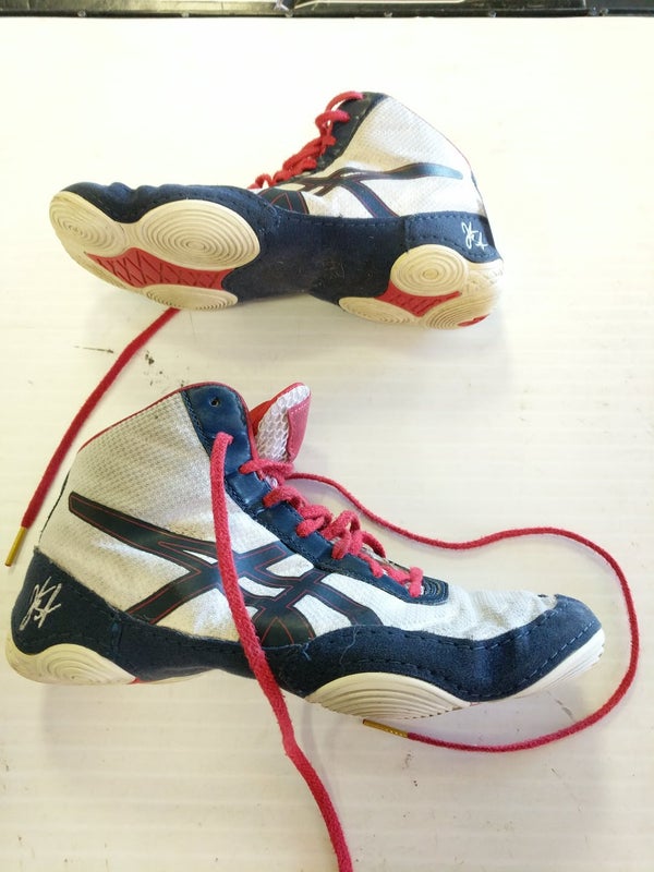Used Asics Junior 04.5 Wrestling Shoes