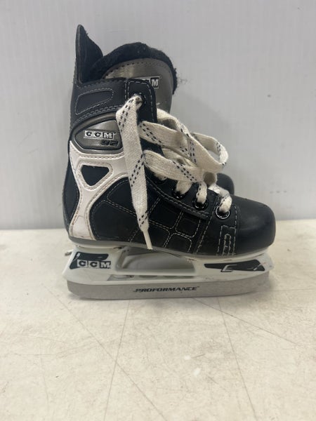 Used Easton Eq10 Youth 08.0 Ice Hockey Skates | SidelineSwap