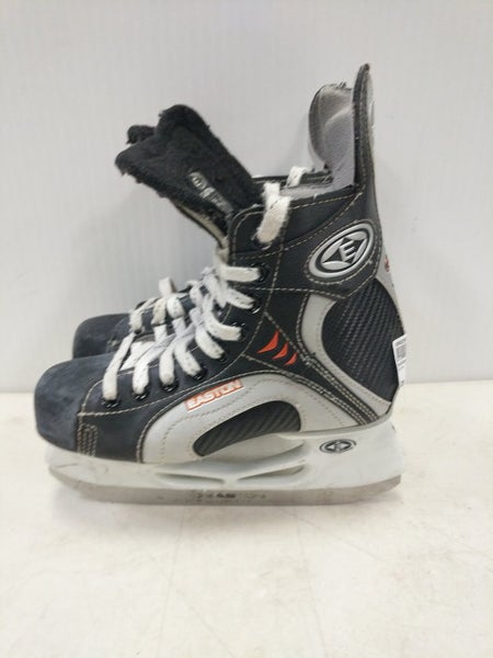 Used Easton Synergy 200 Junior 03 Ice Hockey Skates