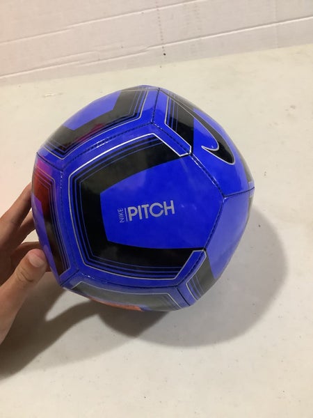 Nike Pitch Training Ball - Black Nike Soccer Balls