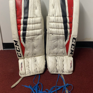 Used Intermediate 30" + 1" CCM Extreme Flex 860 Goalie Leg Pads