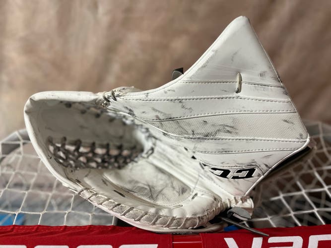 CCM Eflex 5 glove FR 580 Game Ready