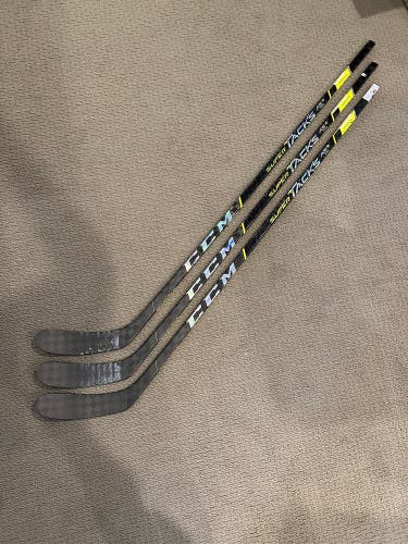 3 Pack of Intermediate AS3 Pro Stock Sticks Right P28 65 Flex (3/3)