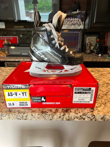 CCM AS-V Skates - Youth 11.5