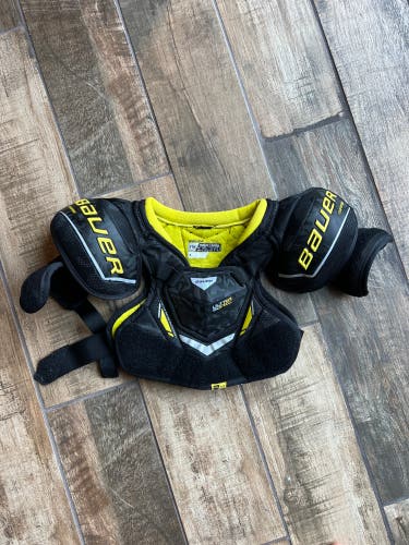 Bauer Supreme Ultrasonic Shoulder Pads - Youth Medium