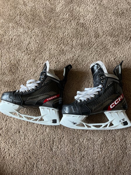 AS-V Pro CCM Tacks Hockey Skates