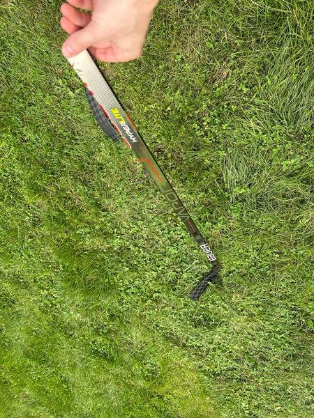 Intermediate Right Handed P92 Vapor Hyperlite Hockey Stick