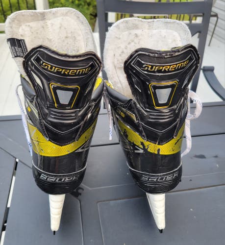 Junior Used Bauer Supreme 3S Hockey Skates Regular Width Size 6.5