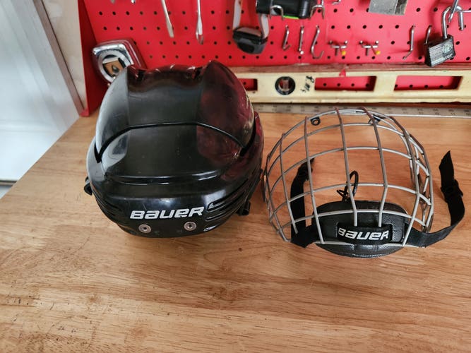 Used Bauer 2100JR Helmet