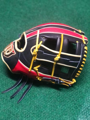 2022 WILSON STAFF DL 11.75" INFIELD BASEBALL GLOVE