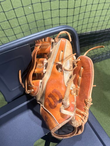 Infield 11.5" A2000 Baseball Glove
