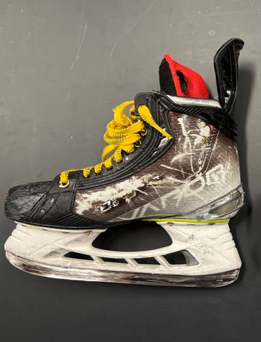 Used Bauer Regular Width  Size 7 Vapor Hyperlite Hockey Skates