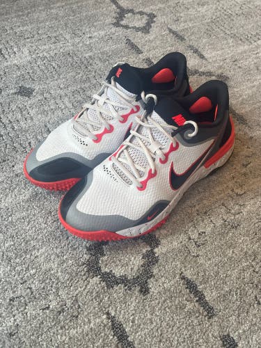 White Youth Turf Cleats (Men 9.5) Low Top Alpha Huarache Elite 4 Turf