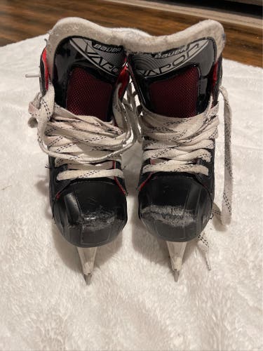 Used Bauer Regular Width Size 4.5 Vapor X2.7 Hockey Skates