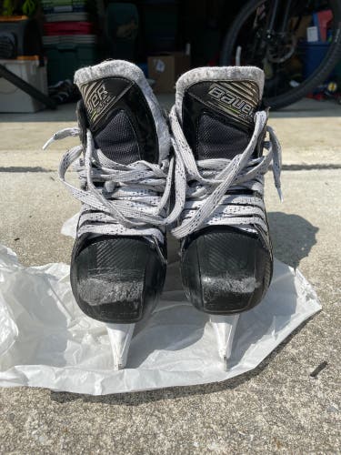 Senior Bauer Regular Width Size 9.5 Elite Hockey Goalie Skates