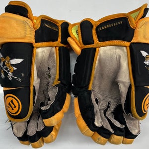 WARRIOR ALPHA PRO CUSTOM PRO STOCK HOCKEY GLOVES AIC NCAA 14" USED (3)(9173)