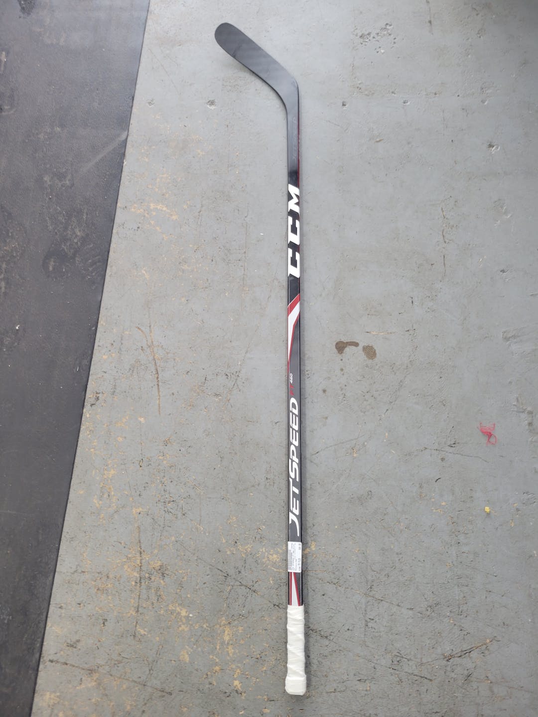 New CCM Senior JETSPEED FT5 Senior One Piece Sticks 75 Flex Senior