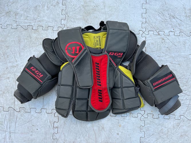 Warrior R\G4 Junior L-XL goalie chest protector