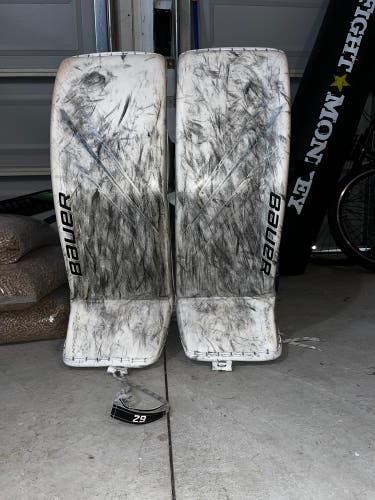Medium Bauer  Hyperlite Goalie Leg Pads