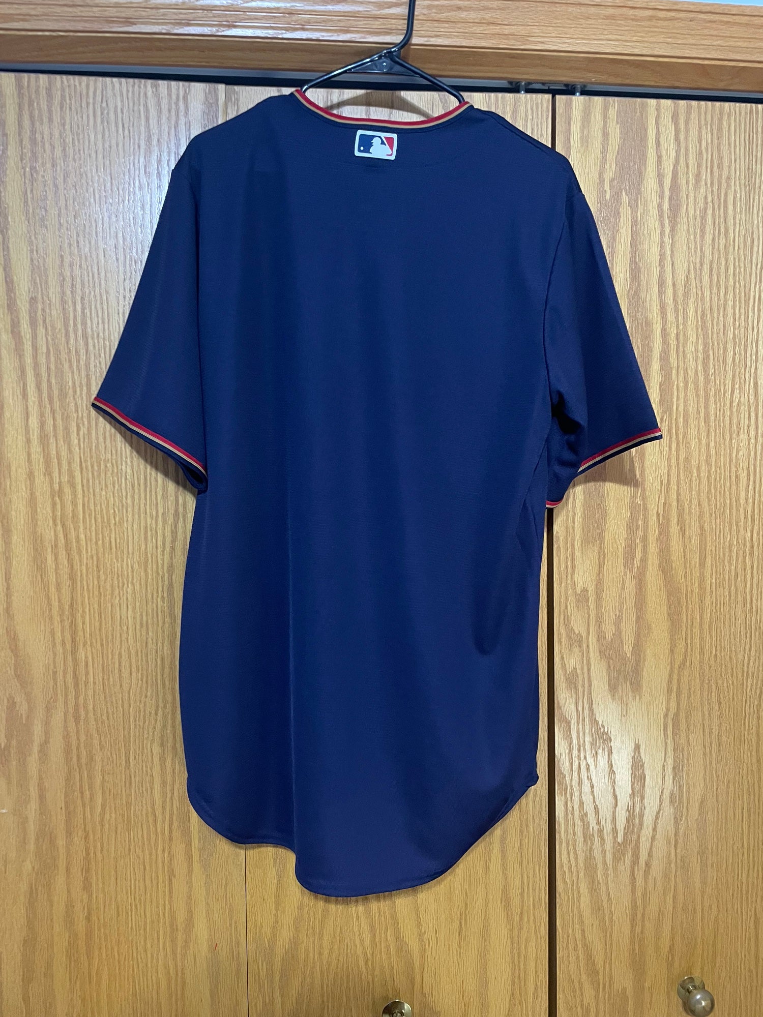 NWT MINNESOTA TWINS Baseball Genuine Jersey Button Front Top Unisex Medium M