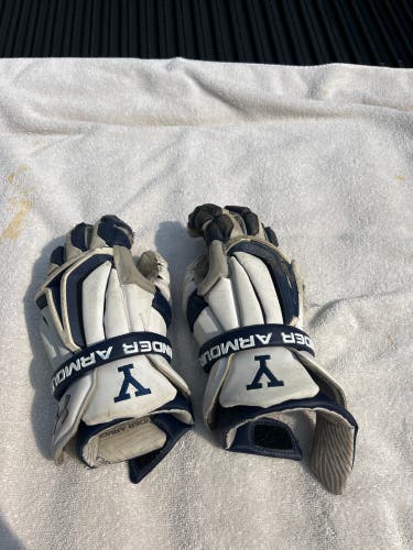 TD Ierlan Used Yale Men’s Lacrosse Gloves