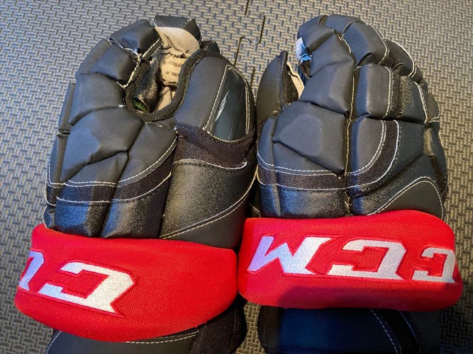 Used Reebok 11K  - CCM Cuff - Gloves 13"