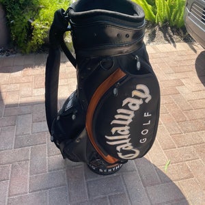 Callaway Fusion golf staff bag with club dividers and shoulder strap .