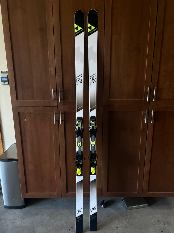 Used (1 race, basically new) Men's 2019 Fischer 213 cm Racing Fischer RC4 SG Skis With z18 Bindings