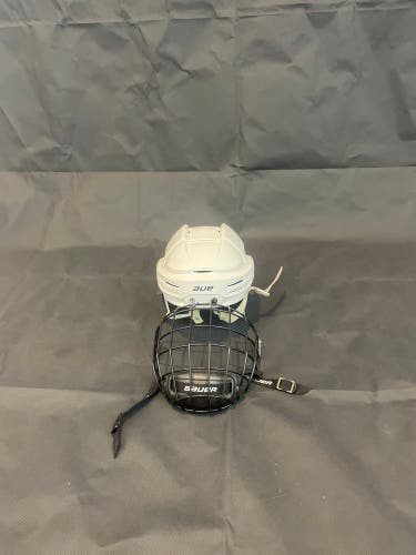Used Medium Bauer Re-Akt 75 Helmet