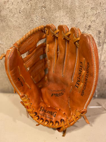Spalding Tournament Plus 13" RHT Baseball or Softball Glove