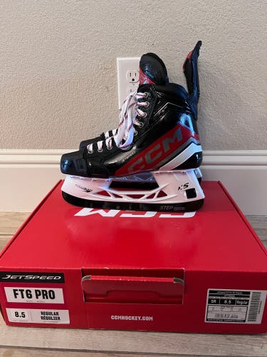 Used Twice CCM Regular Width  Size 8.5 JetSpeed FT6 Pro Hockey Skates
